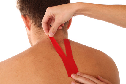 Nachbehandlung von Sportverletzungen mit Kinesiotape